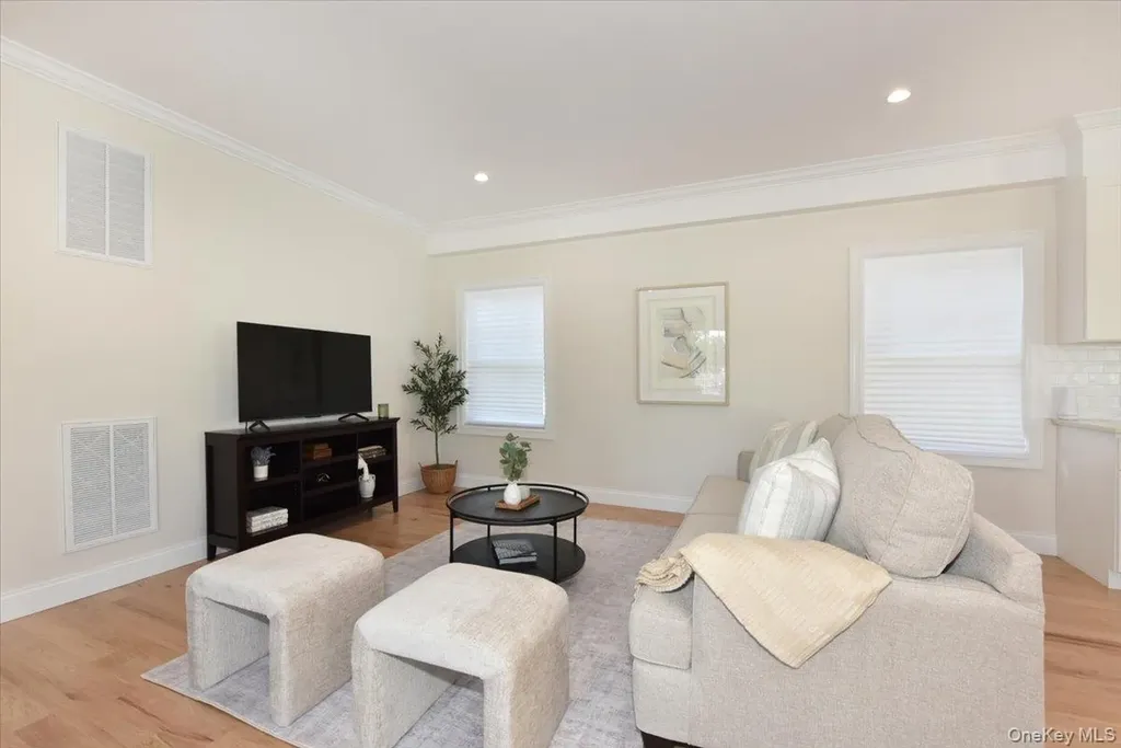 44 Bell Street Valley Stream NY 11580