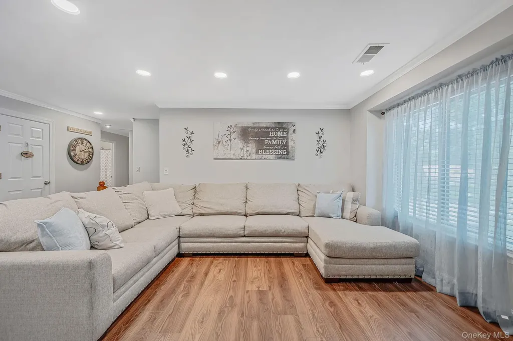 855 Skyline Drive Coram NY 11727