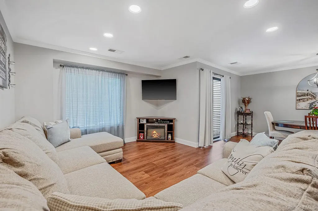 855 Skyline Drive Coram NY 11727