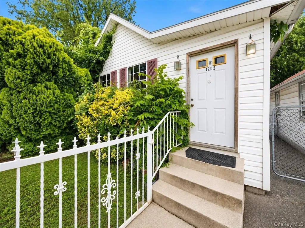1202 Harding Park Bronx NY 10473