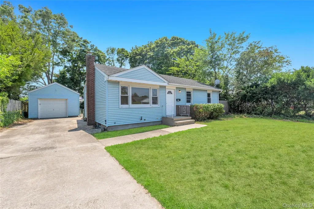 61 Herbert Circle Patchogue NY 11772