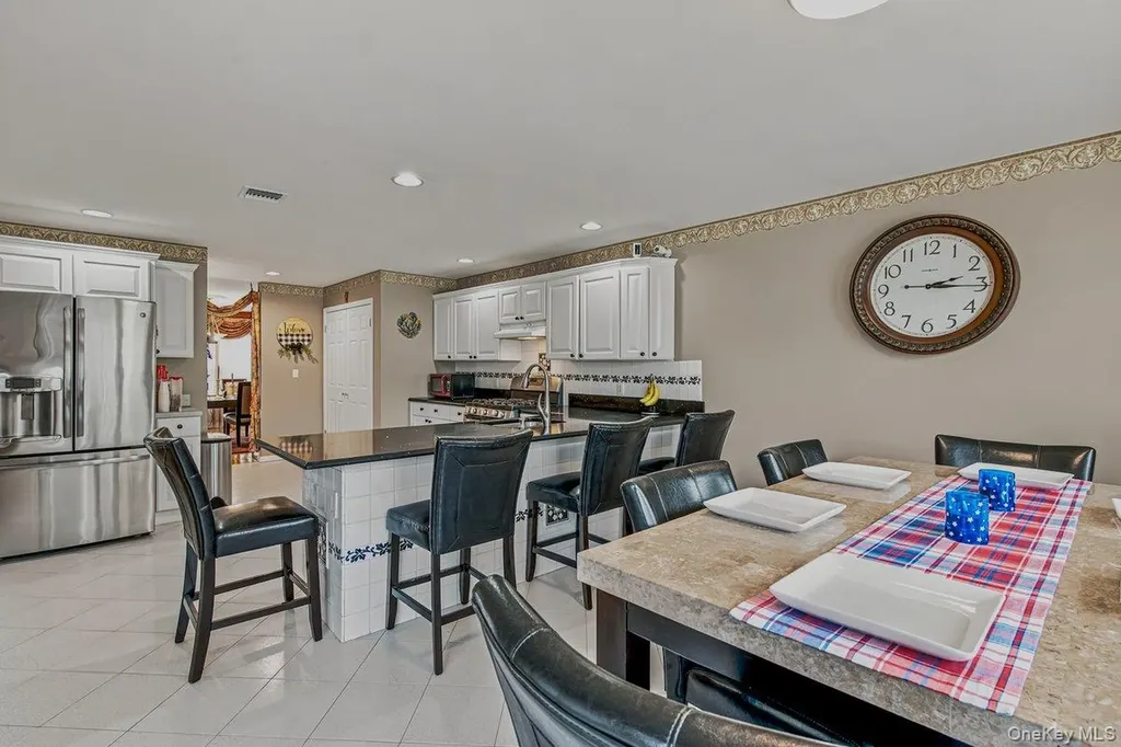 91 Macgregor Avenue Roslyn Heights NY 11577
