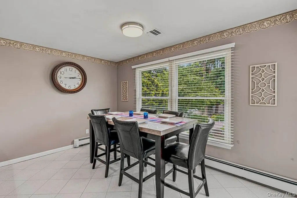 91 Macgregor Avenue Roslyn Heights NY 11577
