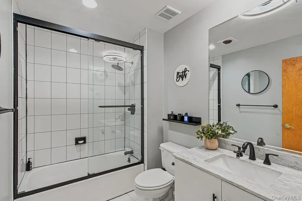 91 Macgregor Avenue Roslyn Heights NY 11577