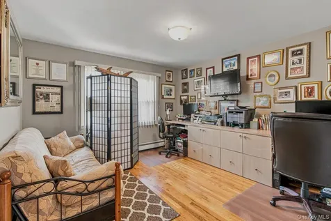 91 Macgregor Avenue Roslyn Heights NY 11577