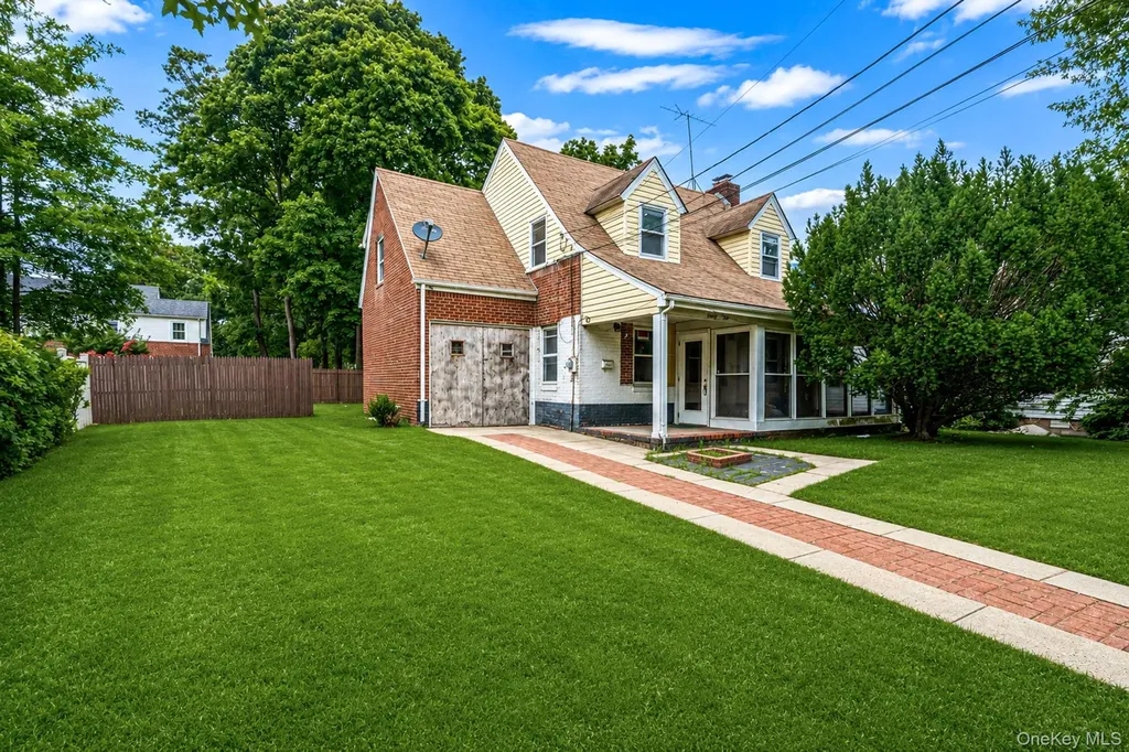 91 E Milton Street Freeport NY 11520