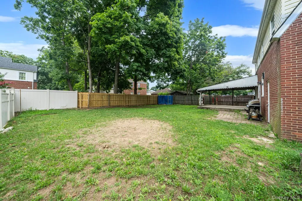 91 E Milton Street Freeport NY 11520