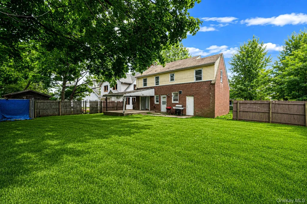 91 E Milton Street Freeport NY 11520