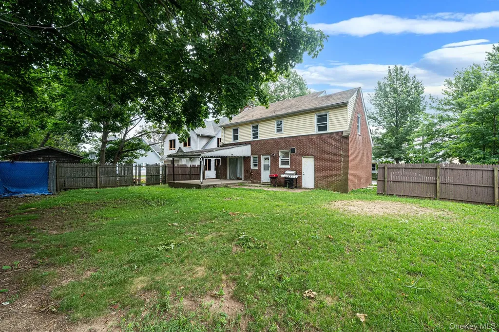 91 E Milton Street Freeport NY 11520