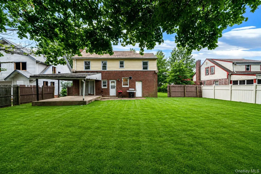 91 E Milton Street Freeport NY 11520