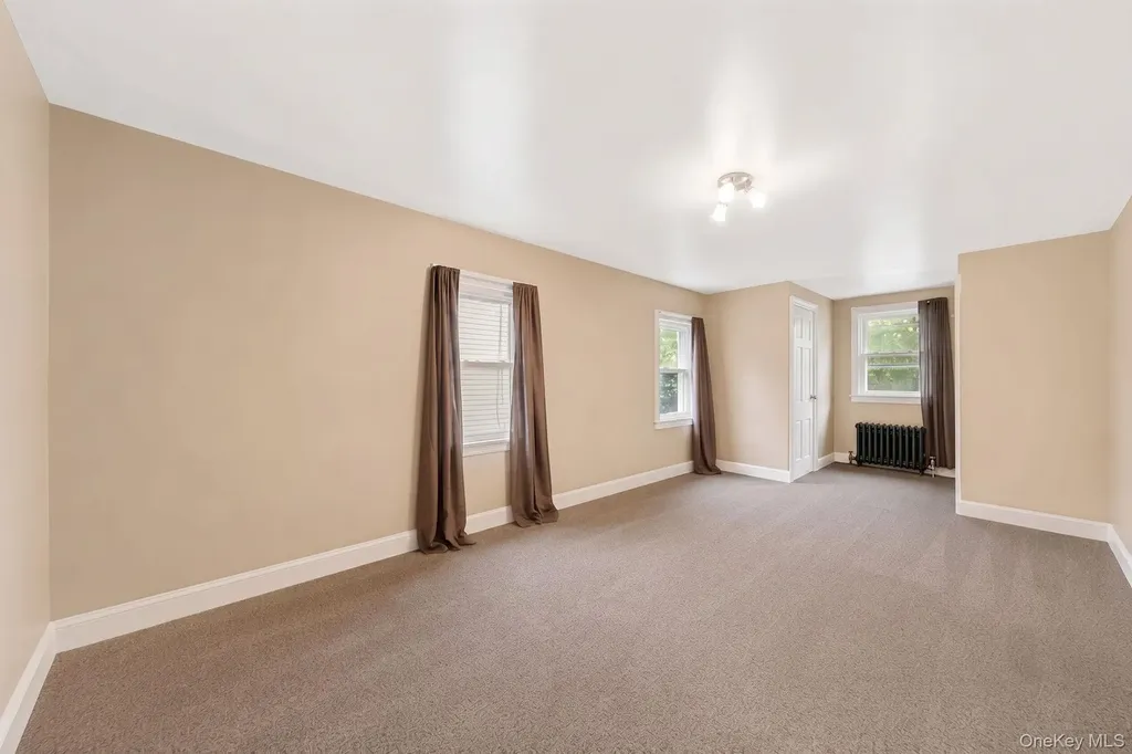 91 E Milton Street Freeport NY 11520