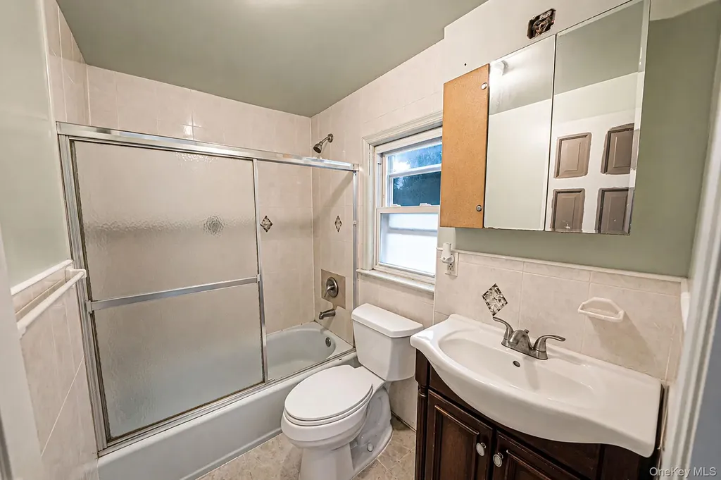 91 E Milton Street Freeport NY 11520