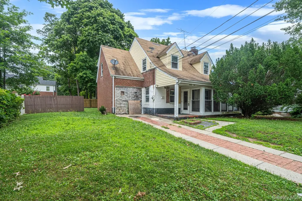 91 E Milton Street Freeport NY 11520