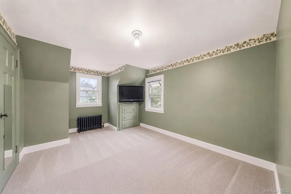 91 E Milton Street Freeport NY 11520