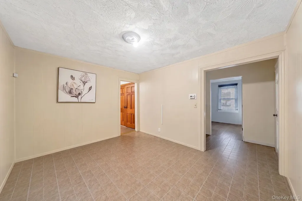 91 E Milton Street Freeport NY 11520