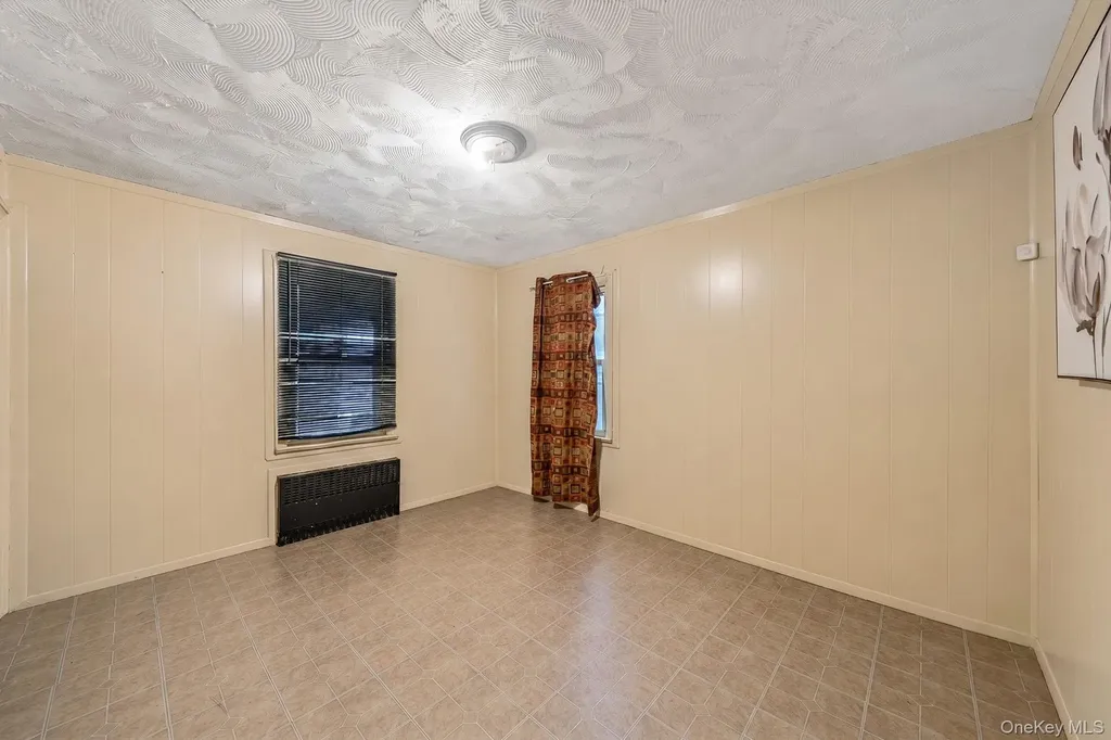 91 E Milton Street Freeport NY 11520