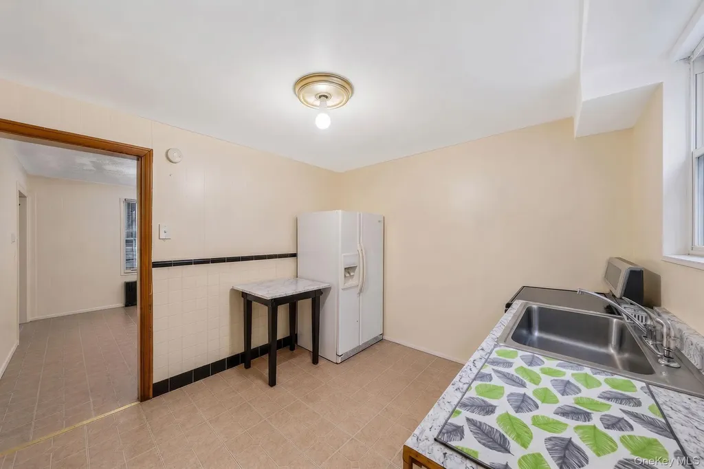 91 E Milton Street Freeport NY 11520