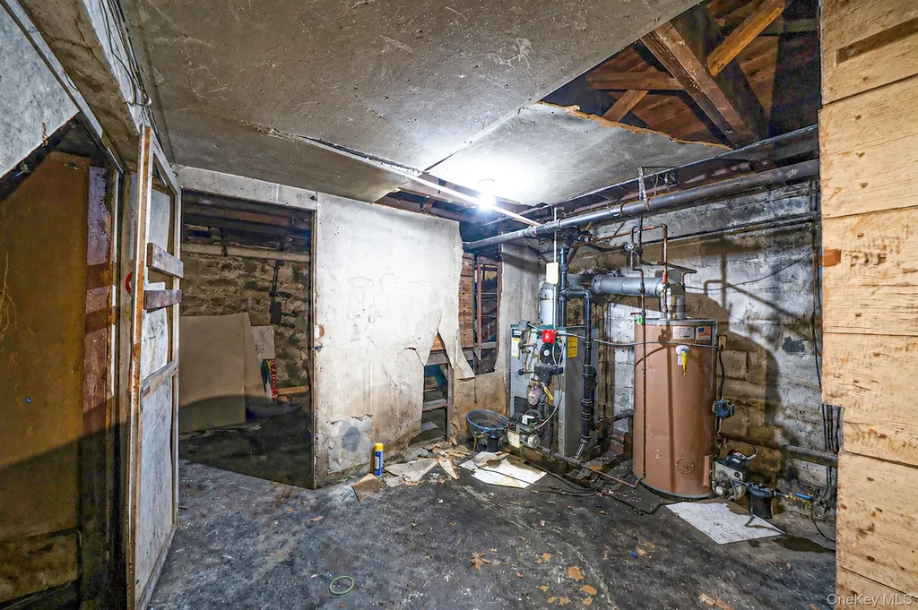 91 E Milton Street Freeport NY 11520