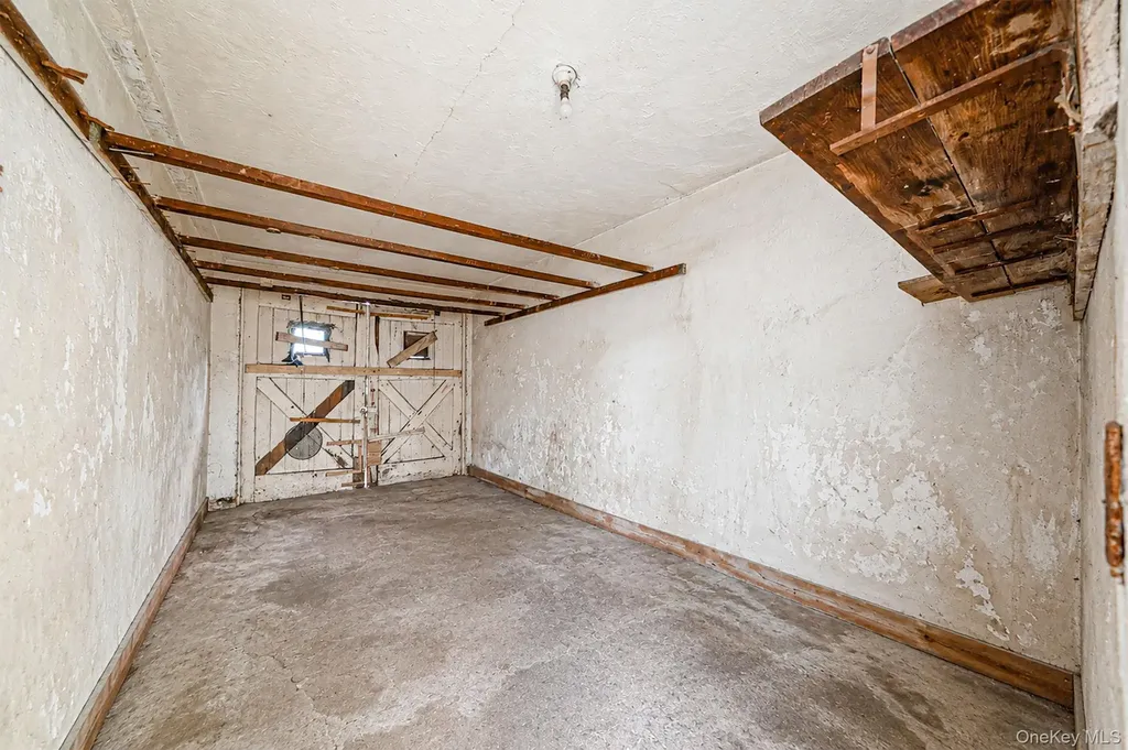 91 E Milton Street Freeport NY 11520