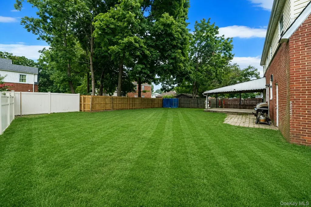 91 E Milton Street Freeport NY 11520