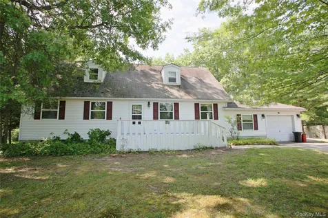 16 Elizabeth Drive Tivoli NY 12583