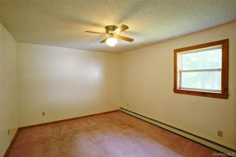16 Elizabeth Drive Tivoli NY 12583