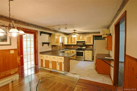 16 Elizabeth Drive Tivoli NY 12583