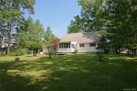 16 Elizabeth Drive Tivoli NY 12583