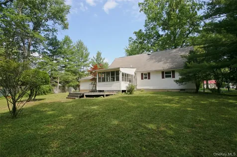 16 Elizabeth Drive Tivoli NY 12583