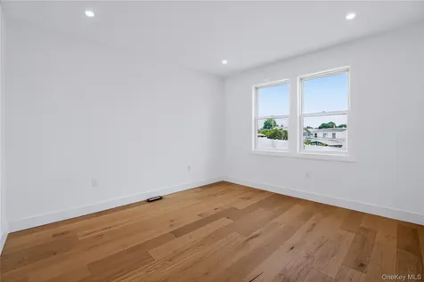 45 Glade Lane Levittown NY 11756