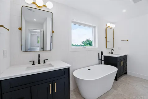 45 Glade Lane Levittown NY 11756