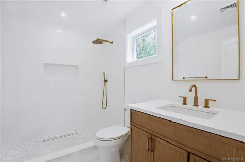 45 Glade Lane Levittown NY 11756