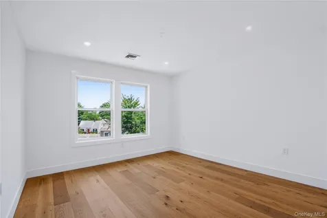 45 Glade Lane Levittown NY 11756