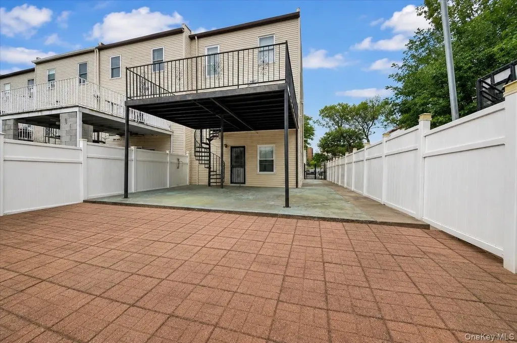 2066 Cicero Avenue Bronx NY 10473