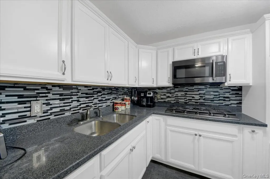 2066 Cicero Avenue Bronx NY 10473