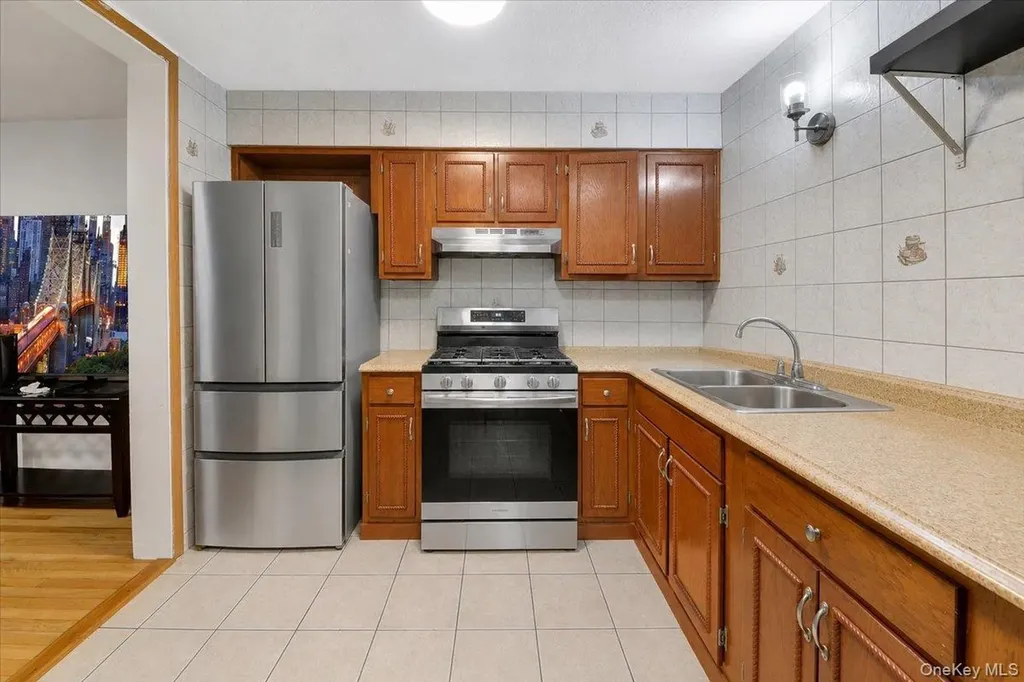2066 Cicero Avenue Bronx NY 10473