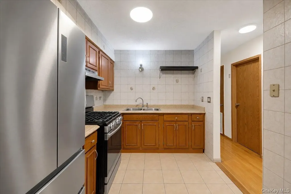 2066 Cicero Avenue Bronx NY 10473
