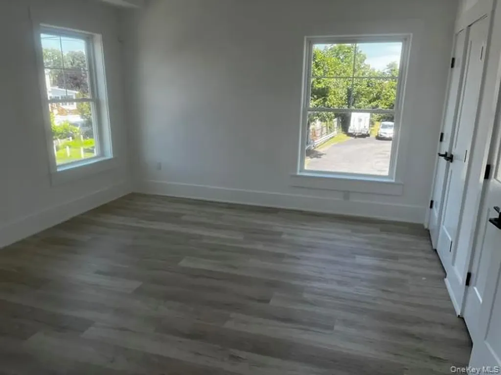700 W Montauk Highway Lindenhurst NY 11757