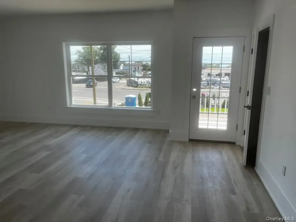 700 W Montauk Highway Lindenhurst NY 11757