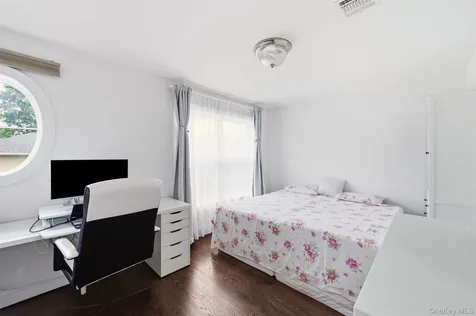 723 Carman Avenue Westbury NY 11590