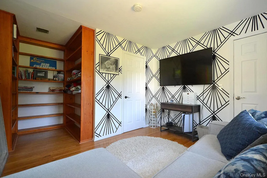 190 Pine Neck Avenue East Patchogue NY 11772
