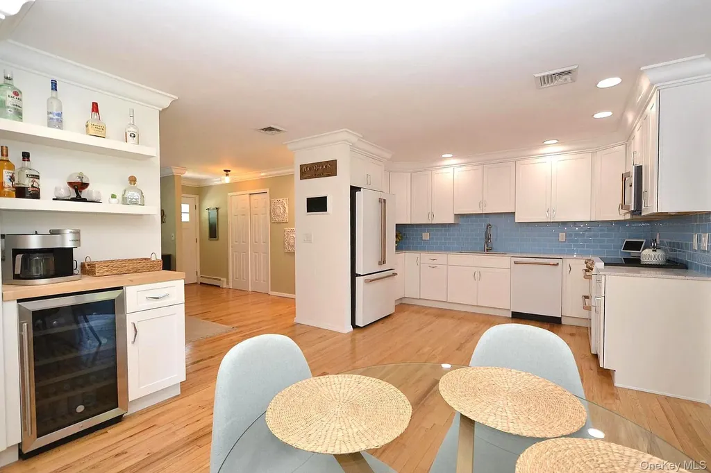 190 Pine Neck Avenue East Patchogue NY 11772