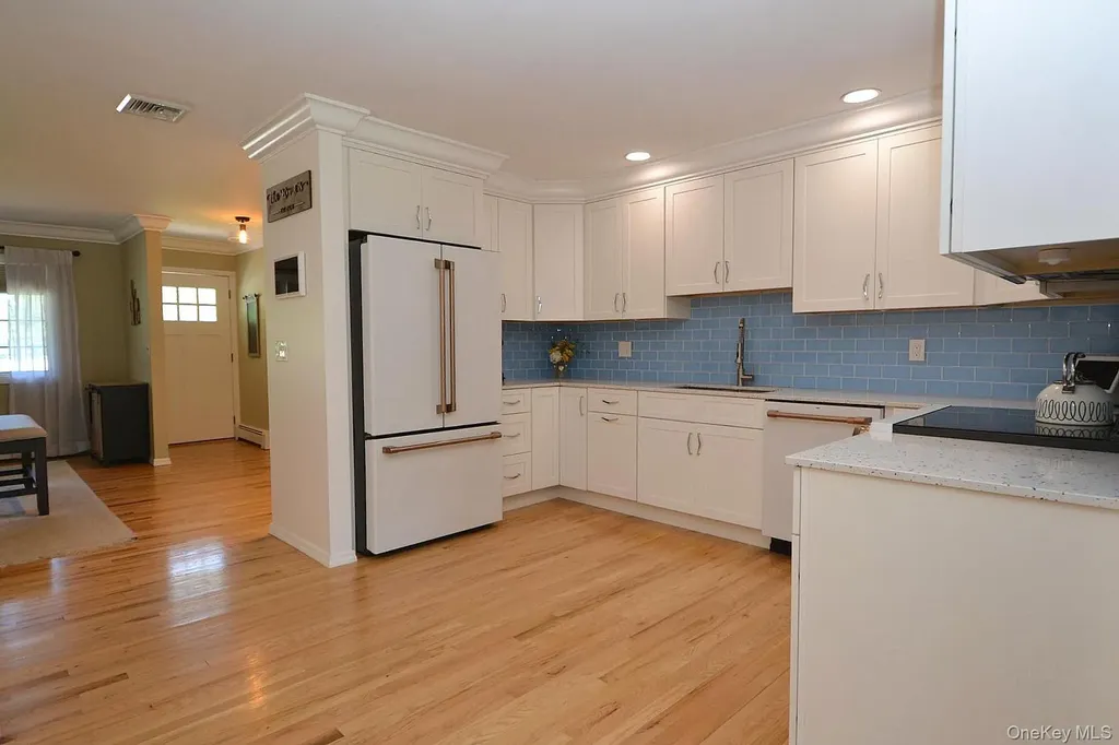 190 Pine Neck Avenue East Patchogue NY 11772
