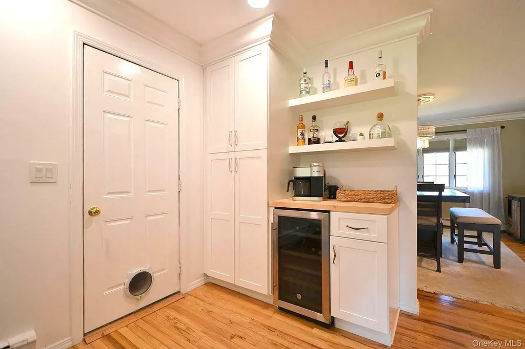 190 Pine Neck Avenue East Patchogue NY 11772
