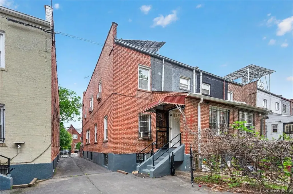 3236 Fish Avenue Bronx NY 10469