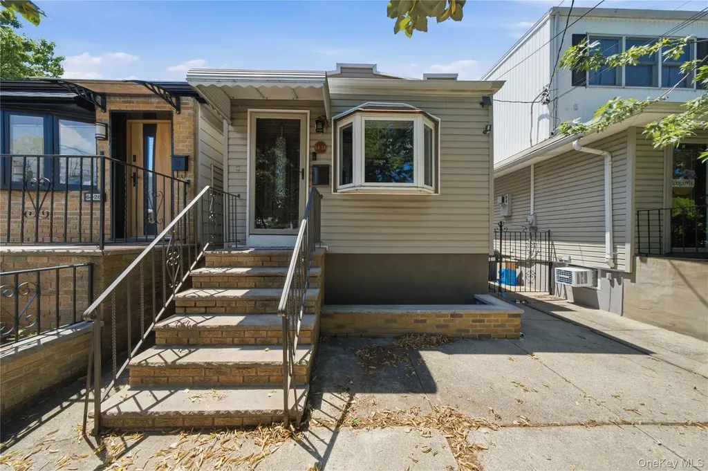 6424 Pleasantview Street Middle Village NY 11379