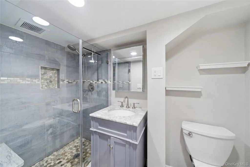 6424 Pleasantview Street Middle Village NY 11379