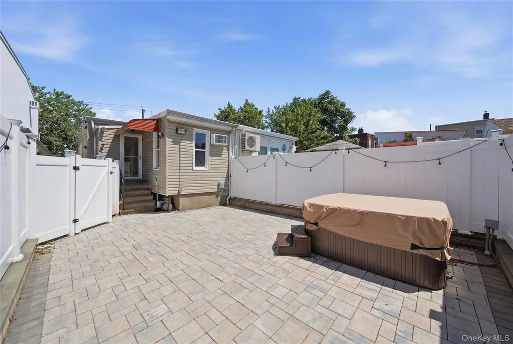 6424 Pleasantview Street Middle Village NY 11379