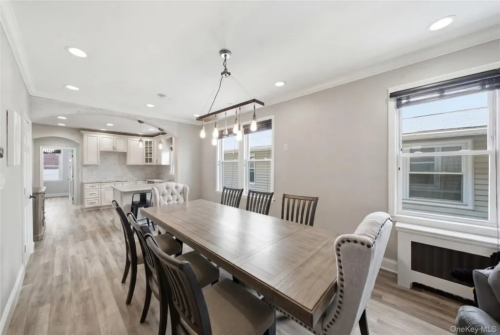 6424 Pleasantview Street Middle Village NY 11379