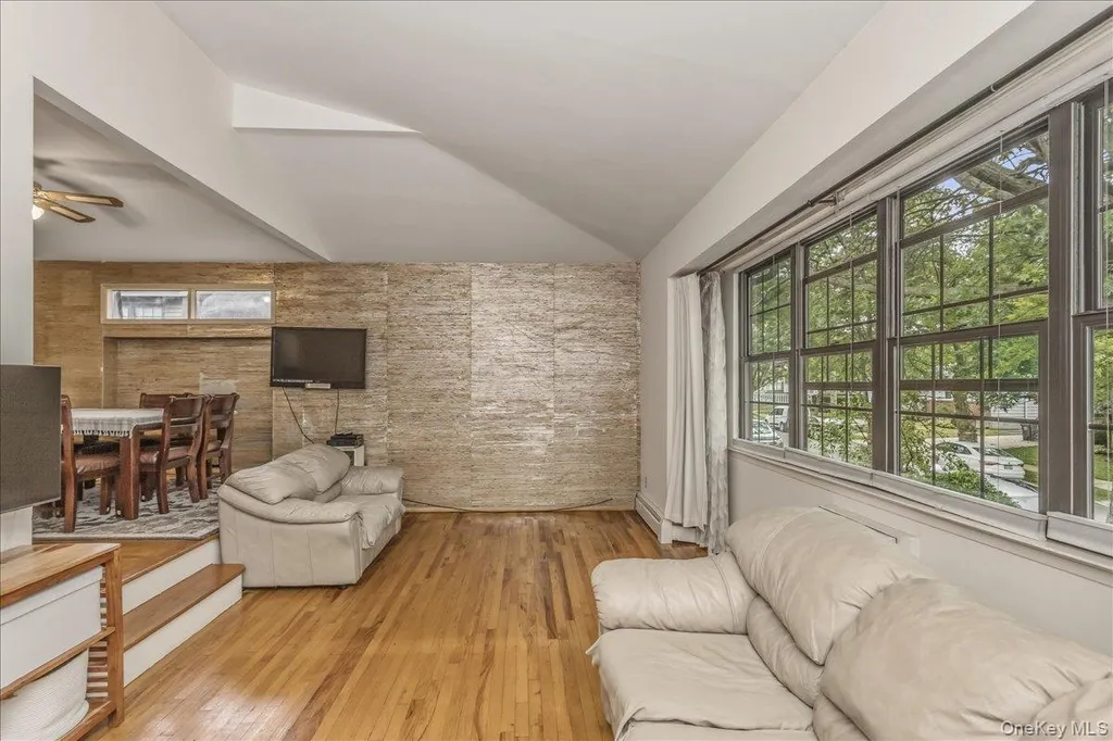 6117 231st Street Oakland Gardens NY 11364